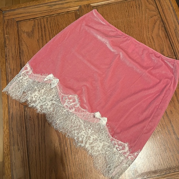 Pink Mini Skirt with Lace Details - Picture 1 of 3